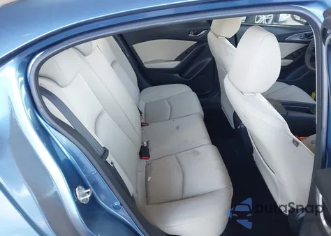 2018 Mazda Mazda3 Sport из США, поврежденный, VIN 3MZBN1U70JM225828